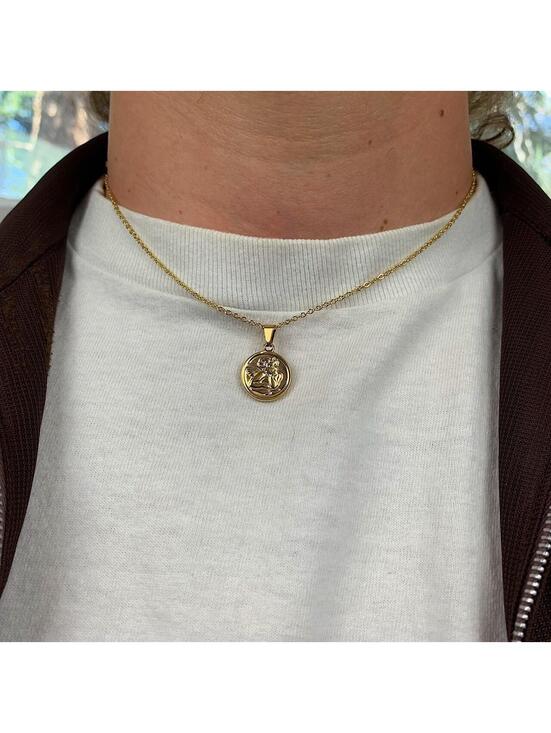 Jewelry - Cute Baby Angel Stainless Steel Gold Plated Circle Pendant necklace. 17.5